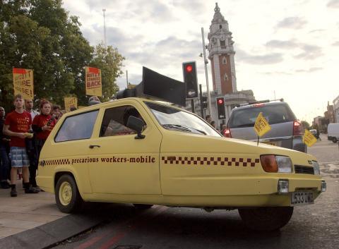 Striking Ritzy staff with the Precarious Workers Mobile, September 2017 (Marc Cowan, CC BY-SA 4.0)